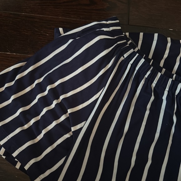 Dark black and white stripe blouse off the shoulders - Picture 5 of 5